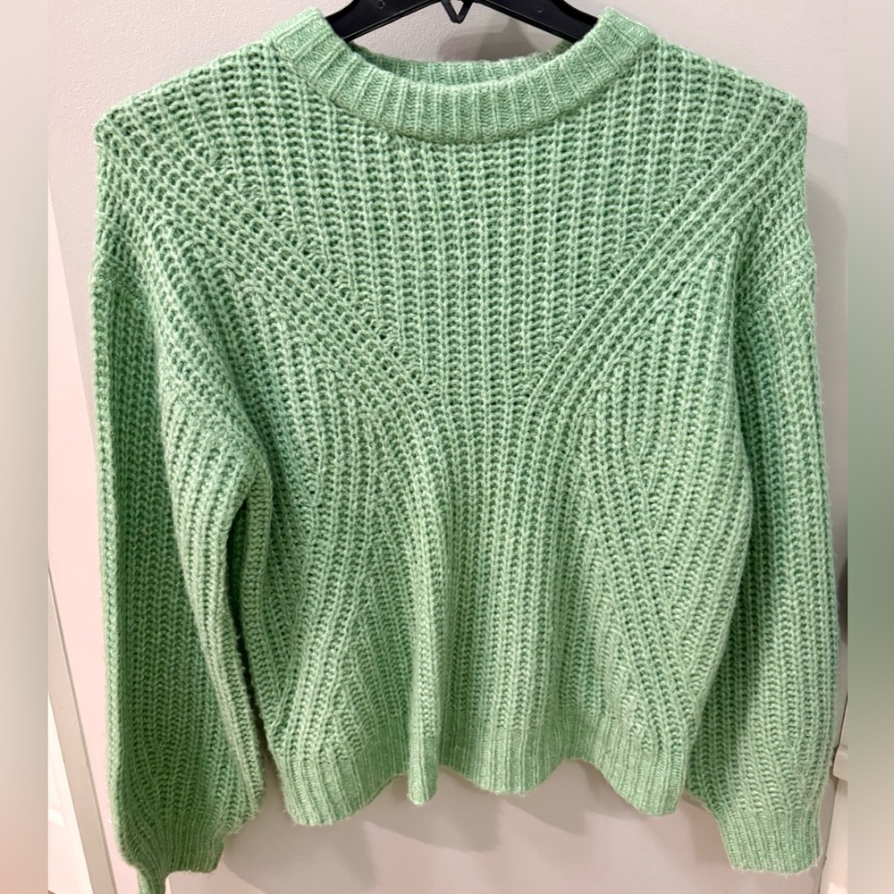 Warm sweater. Worn once. Size S